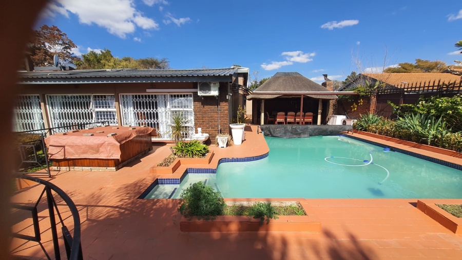 4 Bedroom Property for Sale in Rant En Dal Gauteng