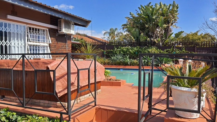 4 Bedroom Property for Sale in Rant En Dal Gauteng