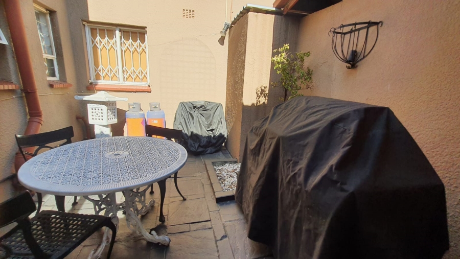 4 Bedroom Property for Sale in Rant En Dal Gauteng