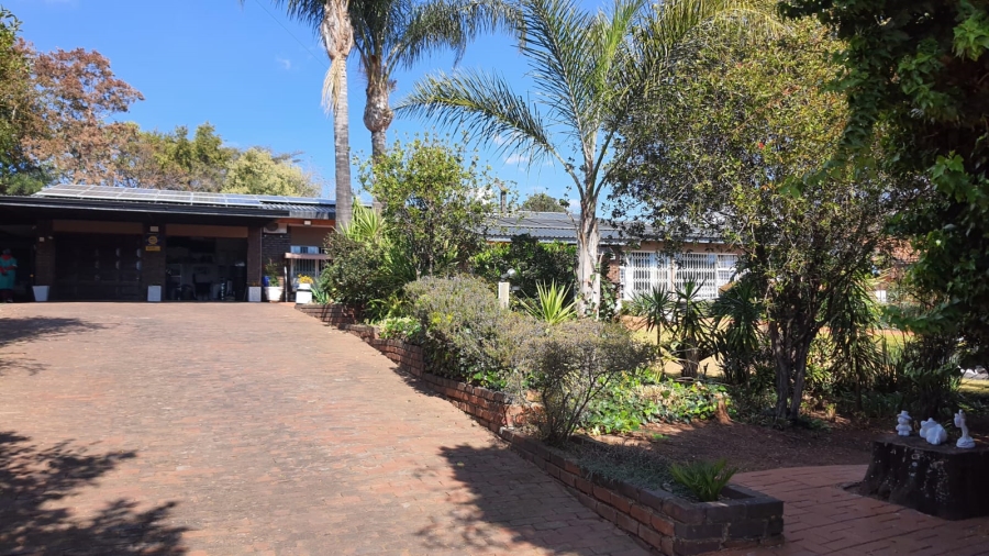 4 Bedroom Property for Sale in Rant En Dal Gauteng