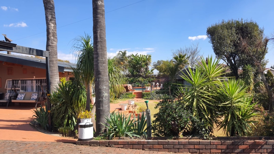 4 Bedroom Property for Sale in Rant En Dal Gauteng