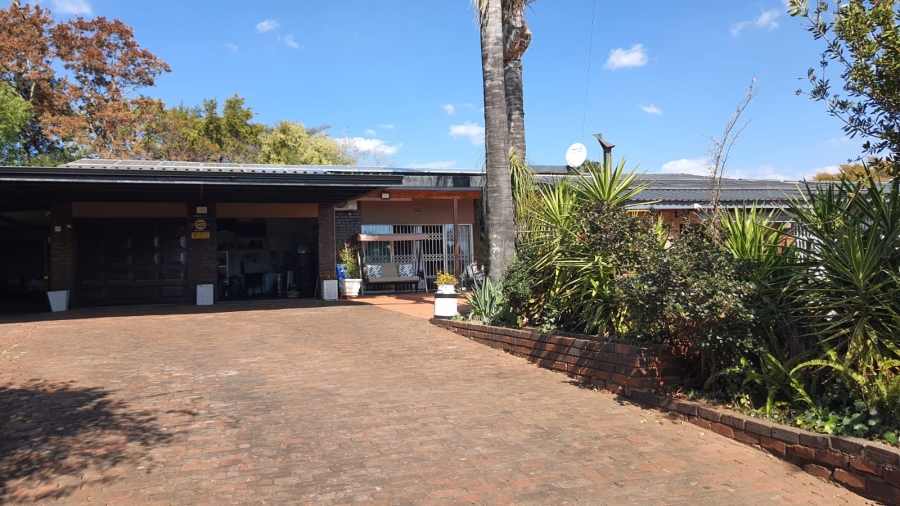4 Bedroom Property for Sale in Rant En Dal Gauteng