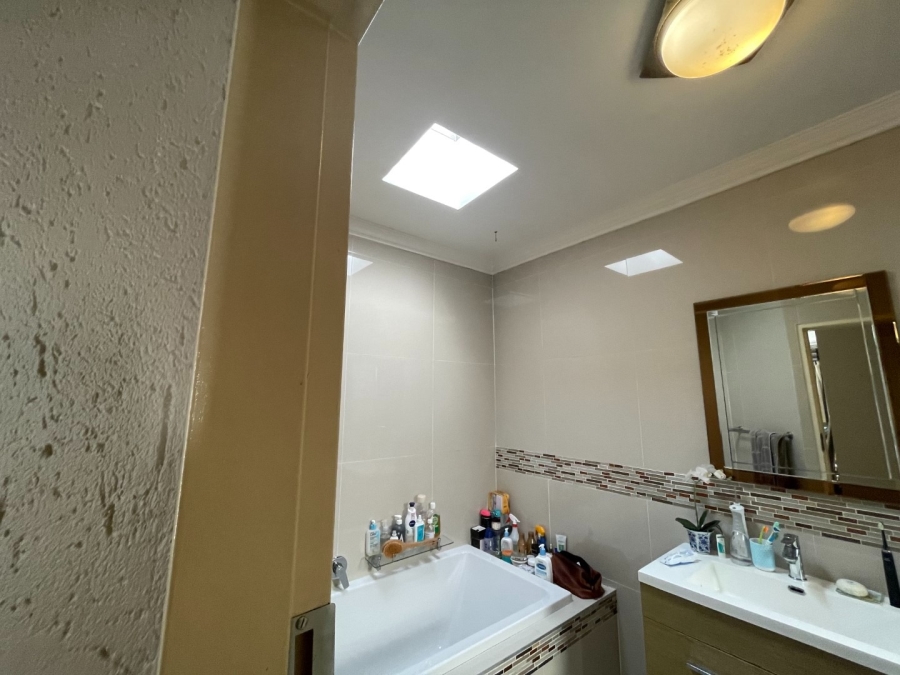 To Let 3 Bedroom Property for Rent in Bryanston Gauteng