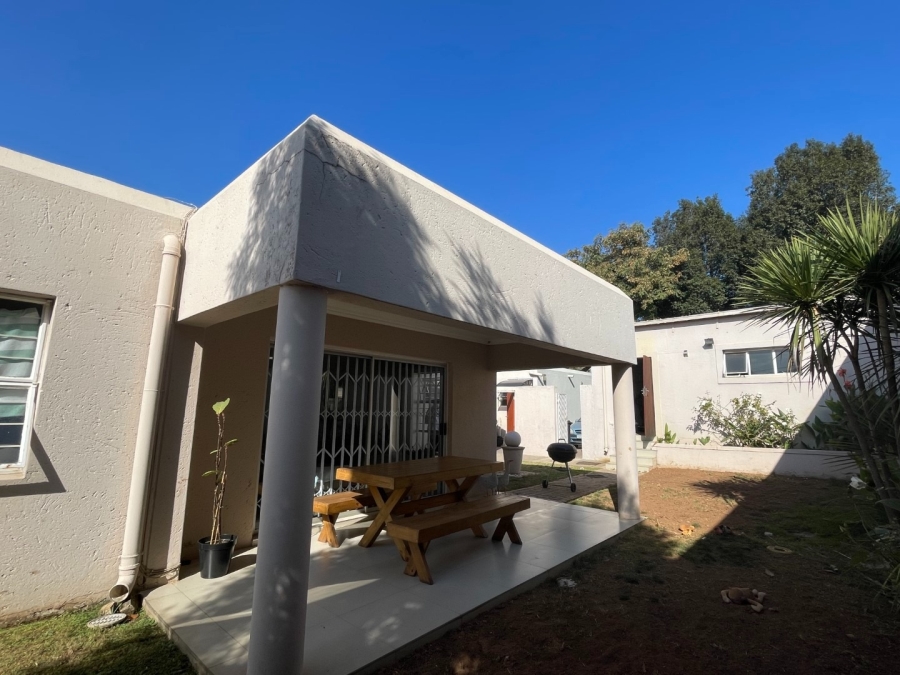 To Let 3 Bedroom Property for Rent in Bryanston Gauteng