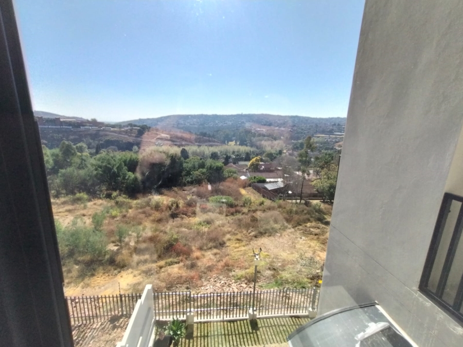 4 Bedroom Property for Sale in Roodekrans Gauteng