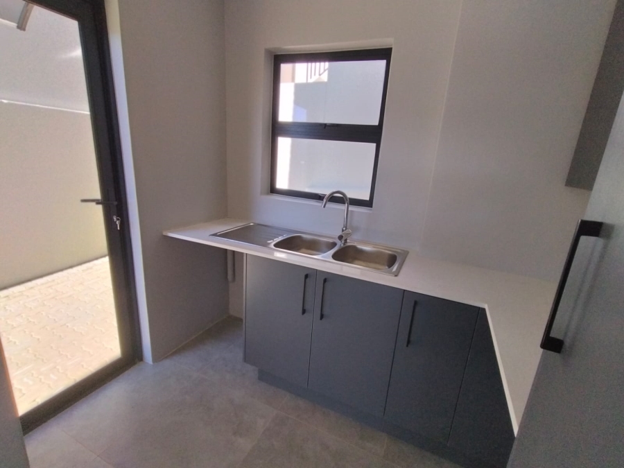 4 Bedroom Property for Sale in Roodekrans Gauteng