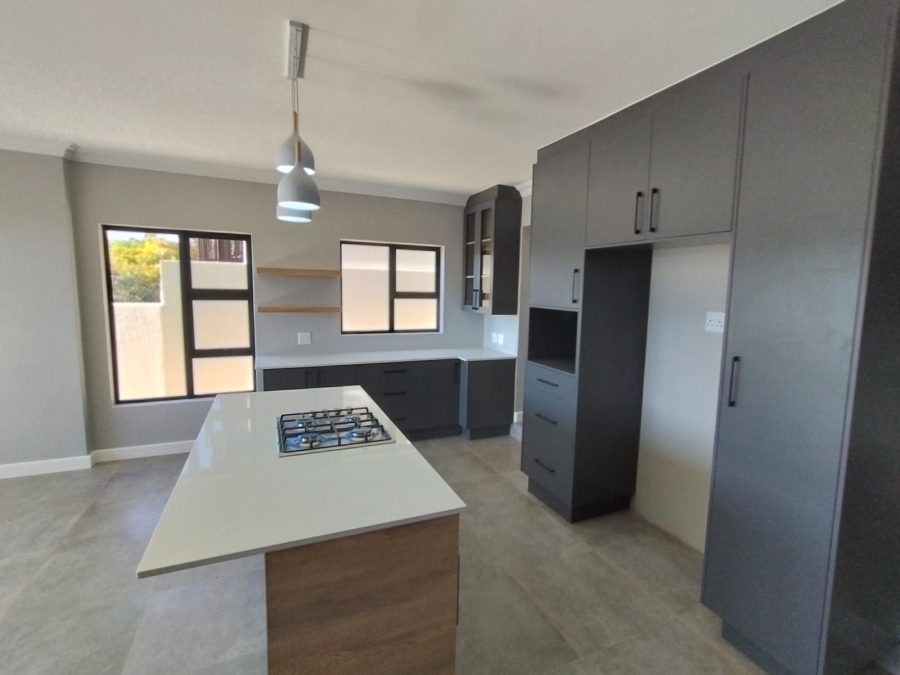 4 Bedroom Property for Sale in Roodekrans Gauteng