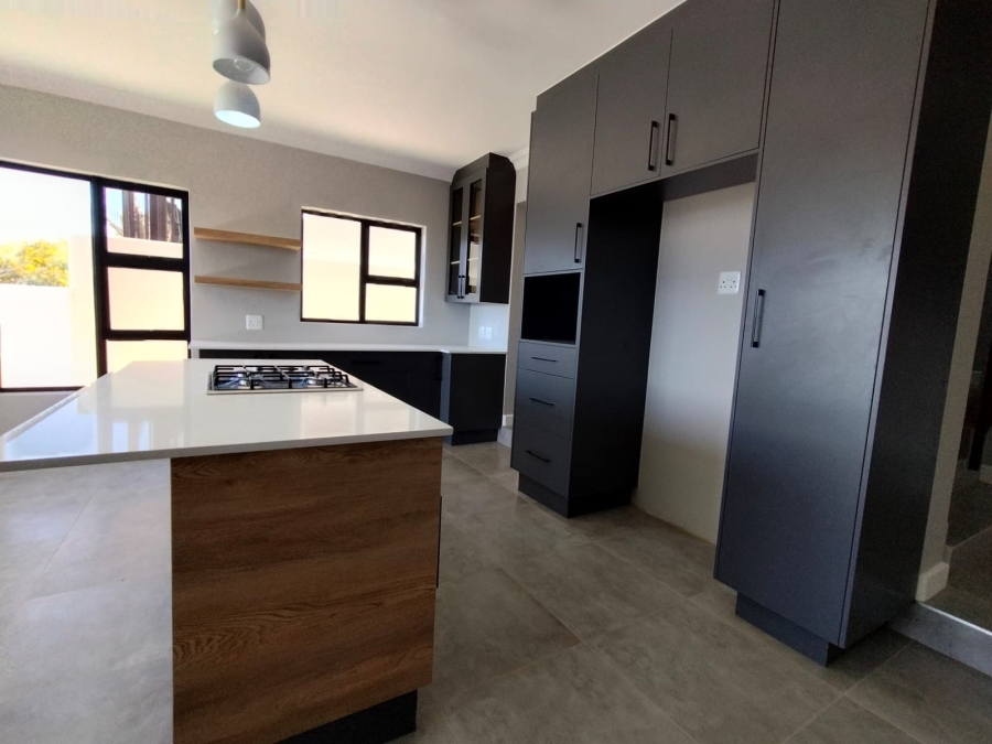 4 Bedroom Property for Sale in Roodekrans Gauteng