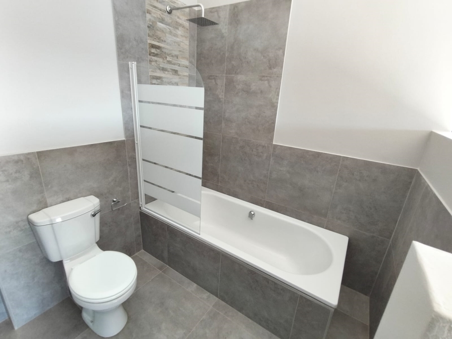 4 Bedroom Property for Sale in Roodekrans Gauteng