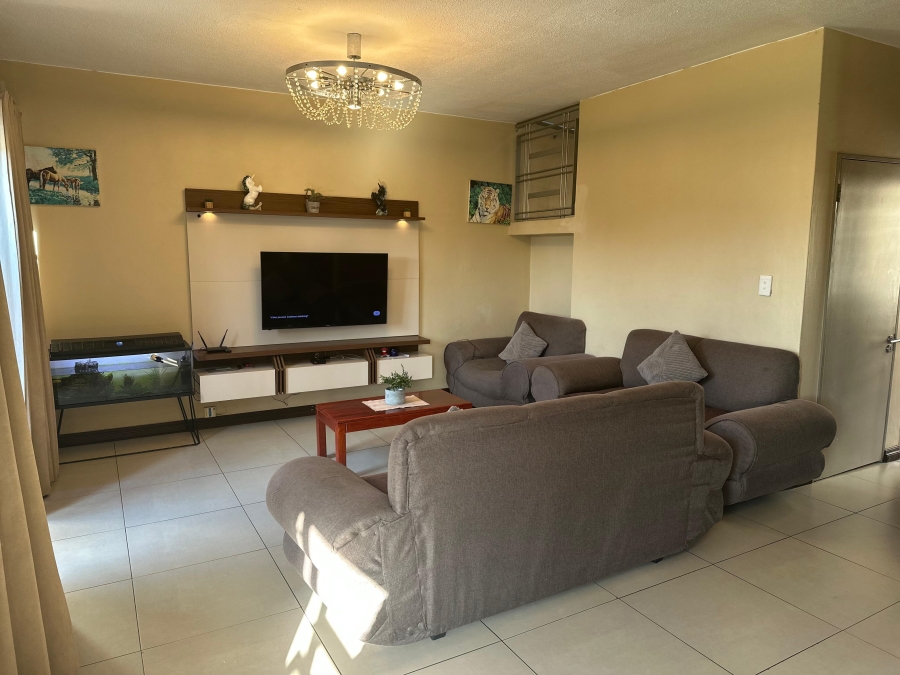 2 Bedroom Property for Sale in Noordwyk Gauteng