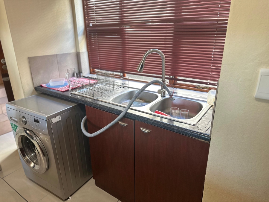 2 Bedroom Property for Sale in Noordwyk Gauteng