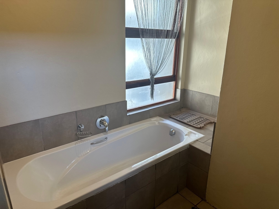2 Bedroom Property for Sale in Noordwyk Gauteng