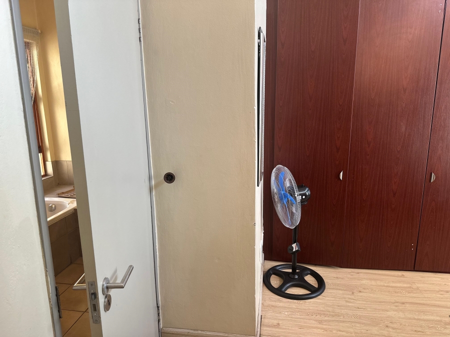 2 Bedroom Property for Sale in Noordwyk Gauteng