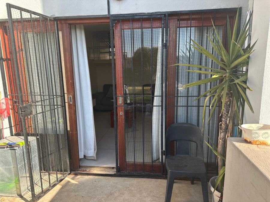 2 Bedroom Property for Sale in Noordwyk Gauteng