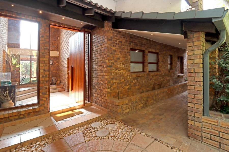 5 Bedroom Property for Sale in Bryanston Gauteng