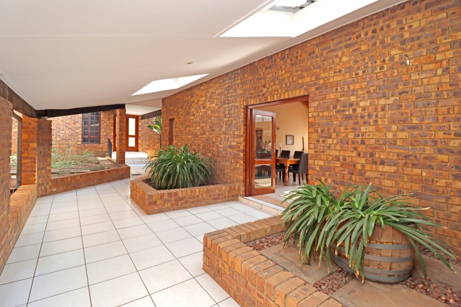 5 Bedroom Property for Sale in Bryanston Gauteng