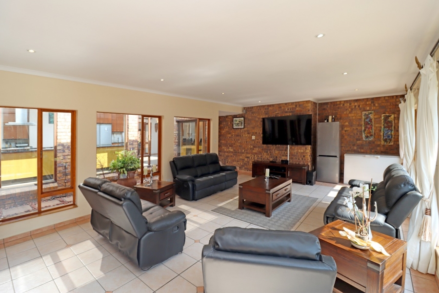 5 Bedroom Property for Sale in Bryanston Gauteng