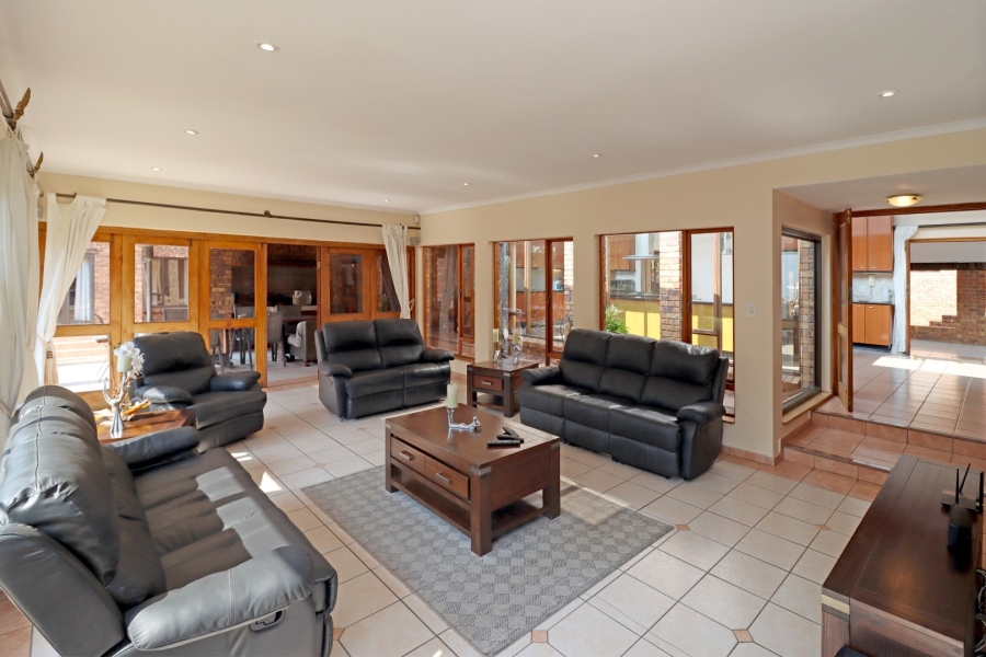 5 Bedroom Property for Sale in Bryanston Gauteng
