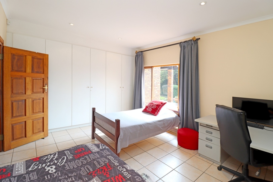 5 Bedroom Property for Sale in Bryanston Gauteng