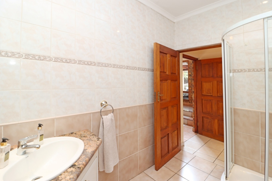 5 Bedroom Property for Sale in Bryanston Gauteng