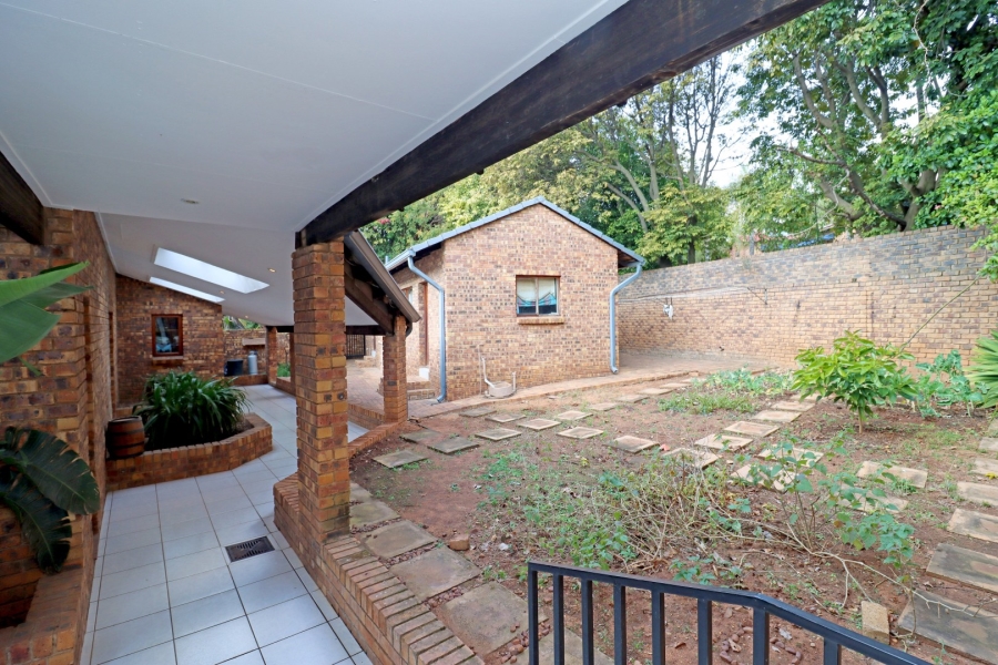 5 Bedroom Property for Sale in Bryanston Gauteng