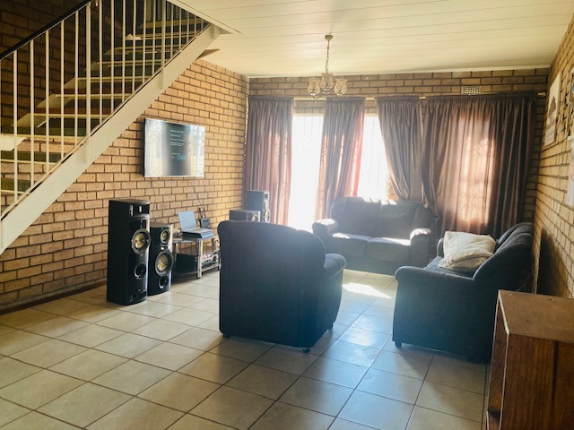 3 Bedroom Property for Sale in Dersley Gauteng