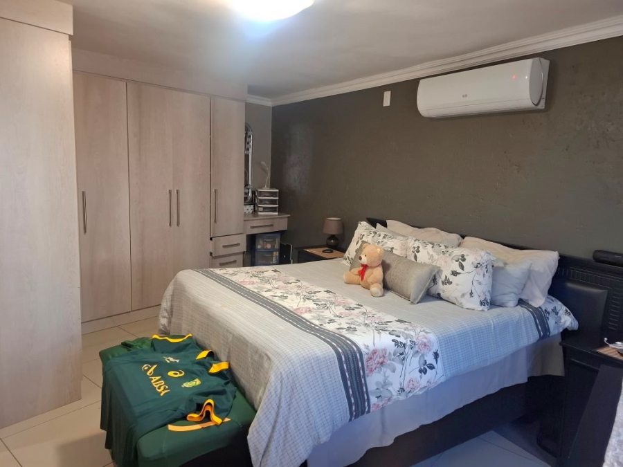 4 Bedroom Property for Sale in Noordheuwel Gauteng