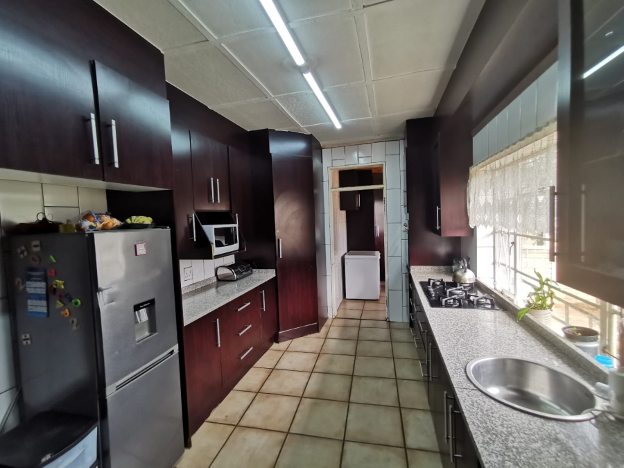 6 Bedroom Property for Sale in Krugersdorp North Gauteng