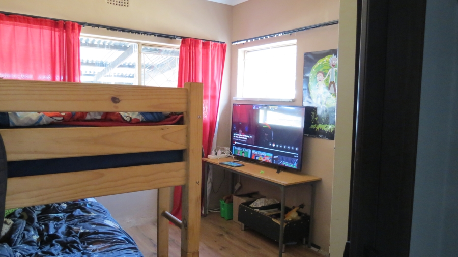 6 Bedroom Property for Sale in Krugersdorp North Gauteng