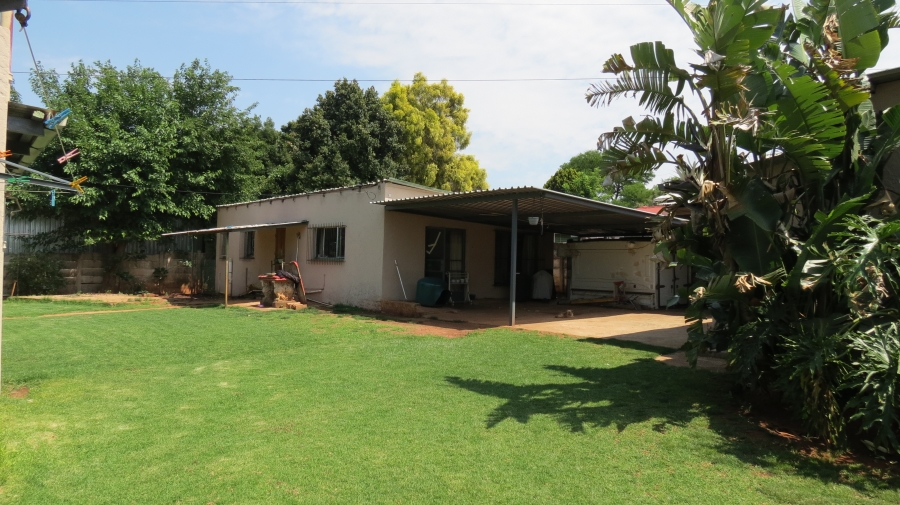 6 Bedroom Property for Sale in Krugersdorp North Gauteng