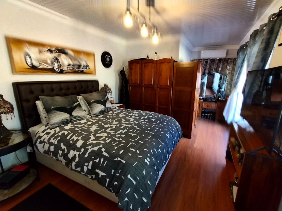 4 Bedroom Property for Sale in Rant En Dal Gauteng