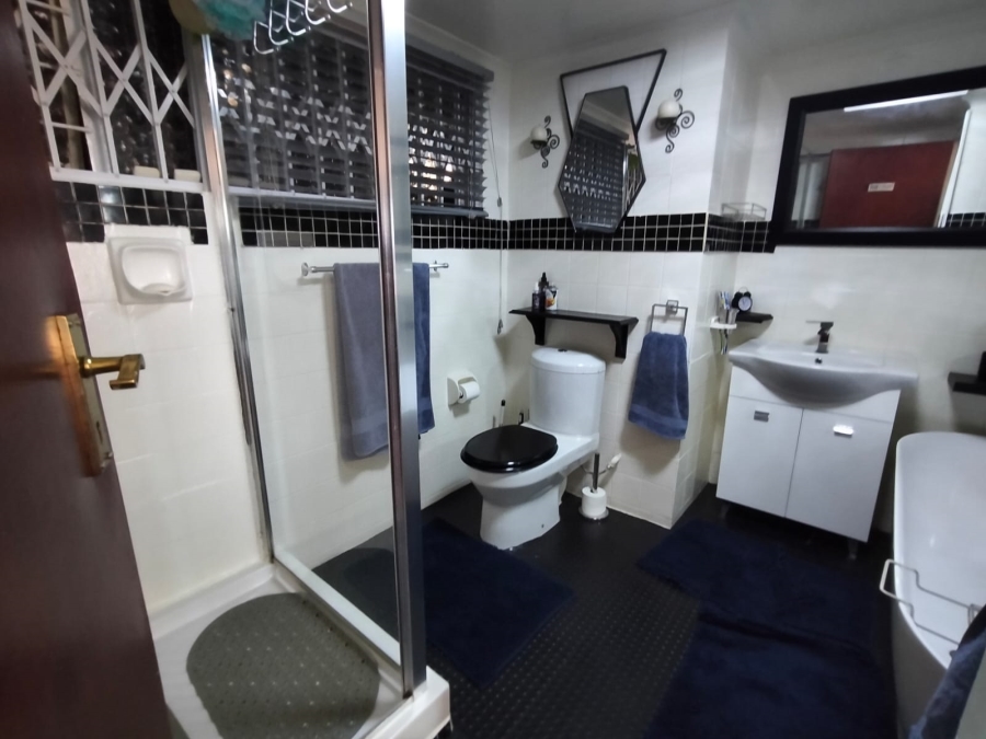 4 Bedroom Property for Sale in Rant En Dal Gauteng