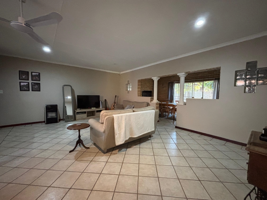 To Let 3 Bedroom Property for Rent in Faerie Glen Gauteng