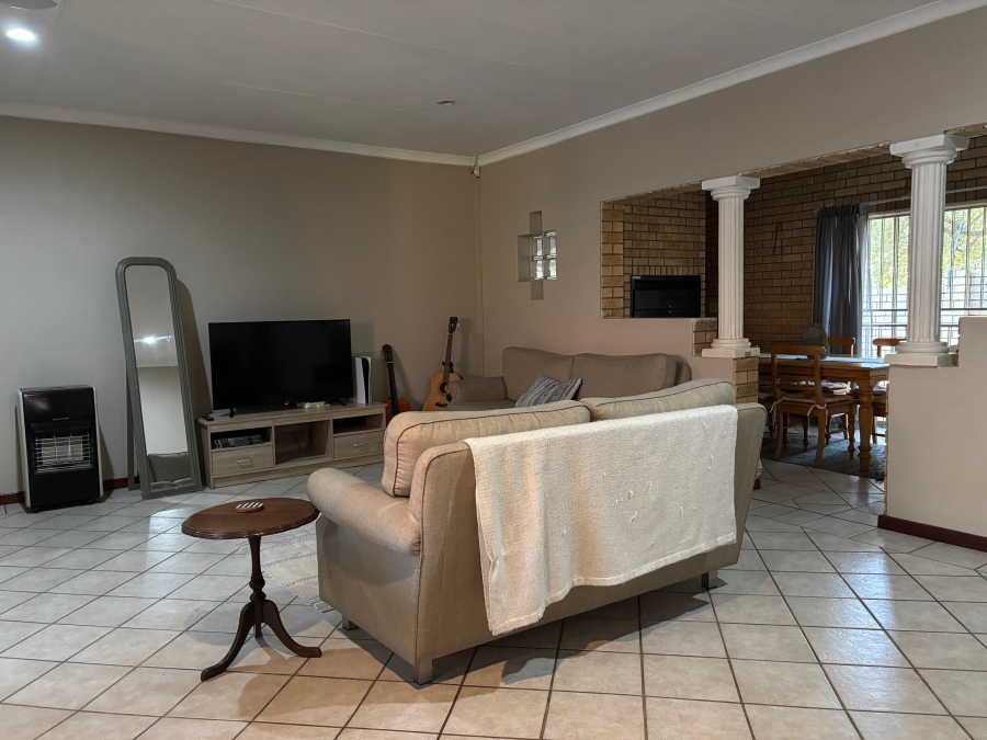 To Let 3 Bedroom Property for Rent in Faerie Glen Gauteng
