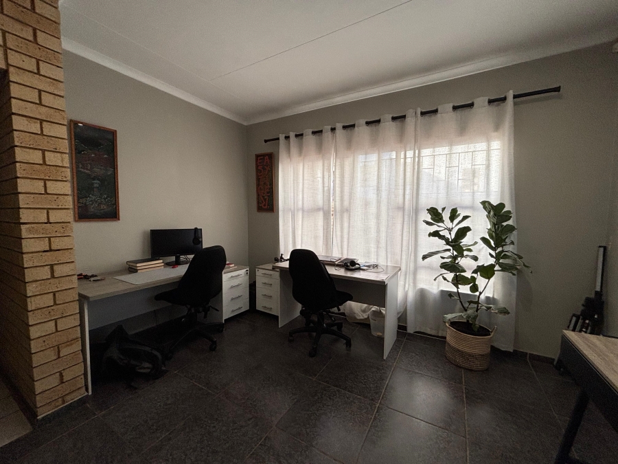 To Let 3 Bedroom Property for Rent in Faerie Glen Gauteng