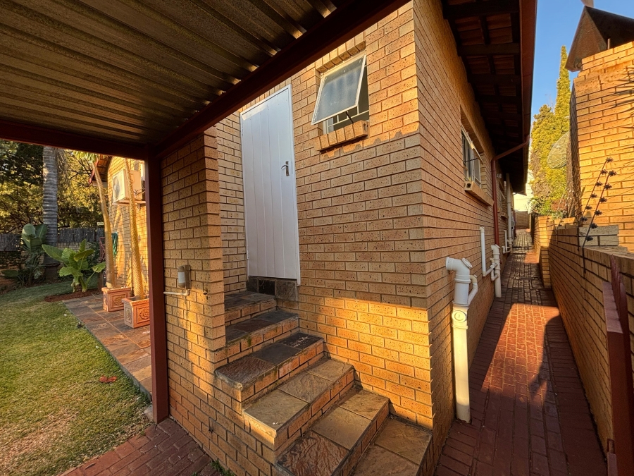 To Let 3 Bedroom Property for Rent in Faerie Glen Gauteng