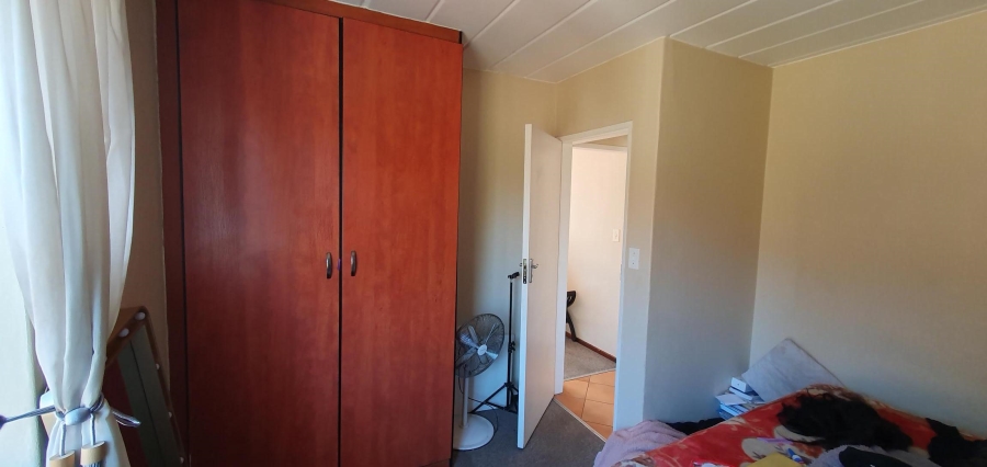 To Let 2 Bedroom Property for Rent in Glenvista Gauteng
