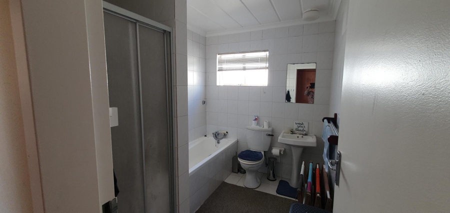 To Let 2 Bedroom Property for Rent in Glenvista Gauteng