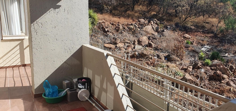 To Let 2 Bedroom Property for Rent in Glenvista Gauteng