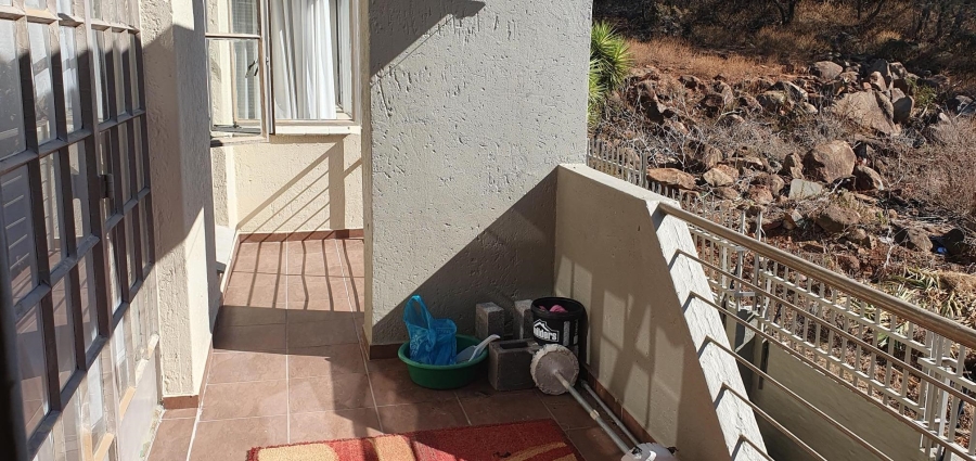 To Let 2 Bedroom Property for Rent in Glenvista Gauteng