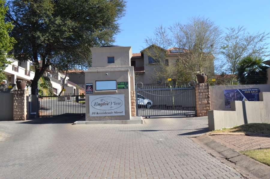 4 Bedroom Property for Sale in Roodekrans Gauteng