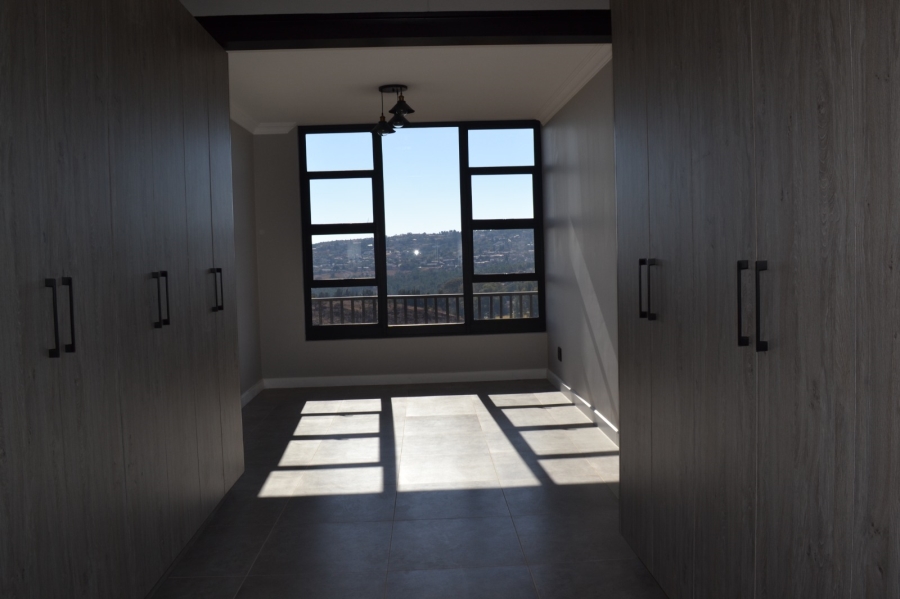 4 Bedroom Property for Sale in Roodekrans Gauteng
