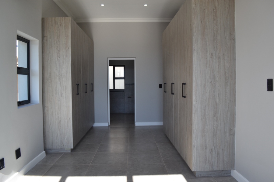 4 Bedroom Property for Sale in Roodekrans Gauteng