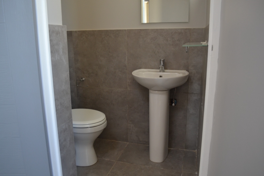 4 Bedroom Property for Sale in Roodekrans Gauteng