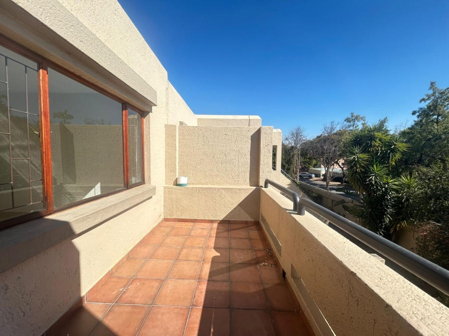 To Let 2 Bedroom Property for Rent in Magaliessig Gauteng