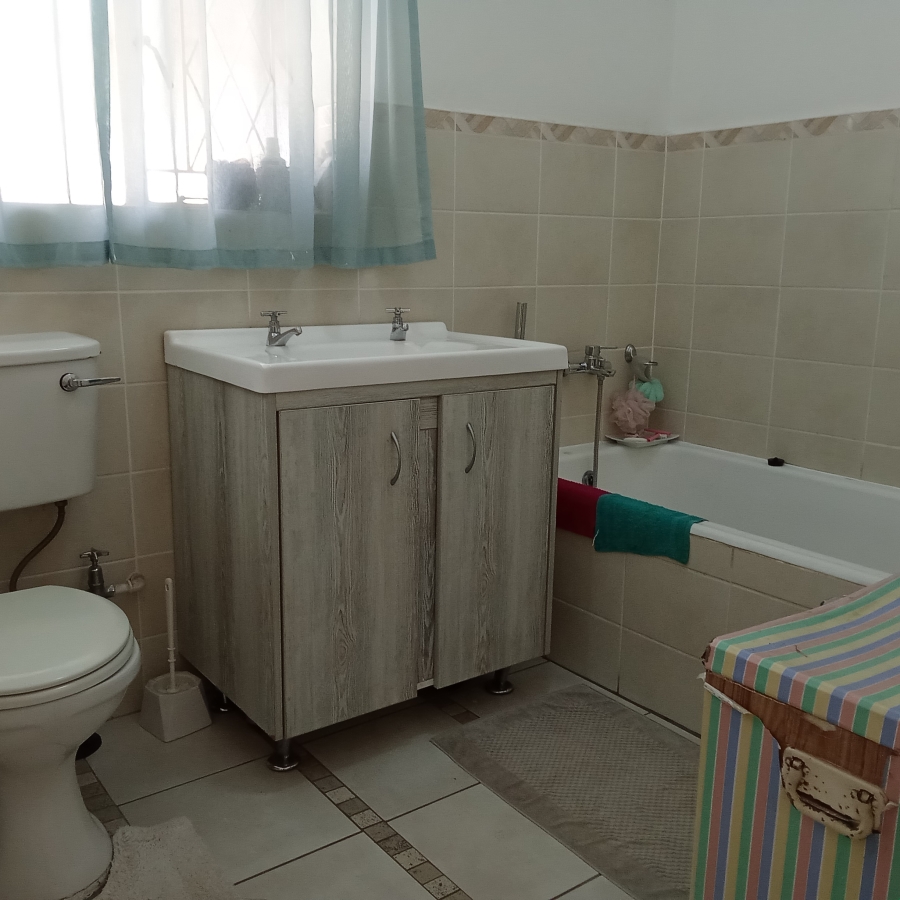 4 Bedroom Property for Sale in Florida Park Gauteng
