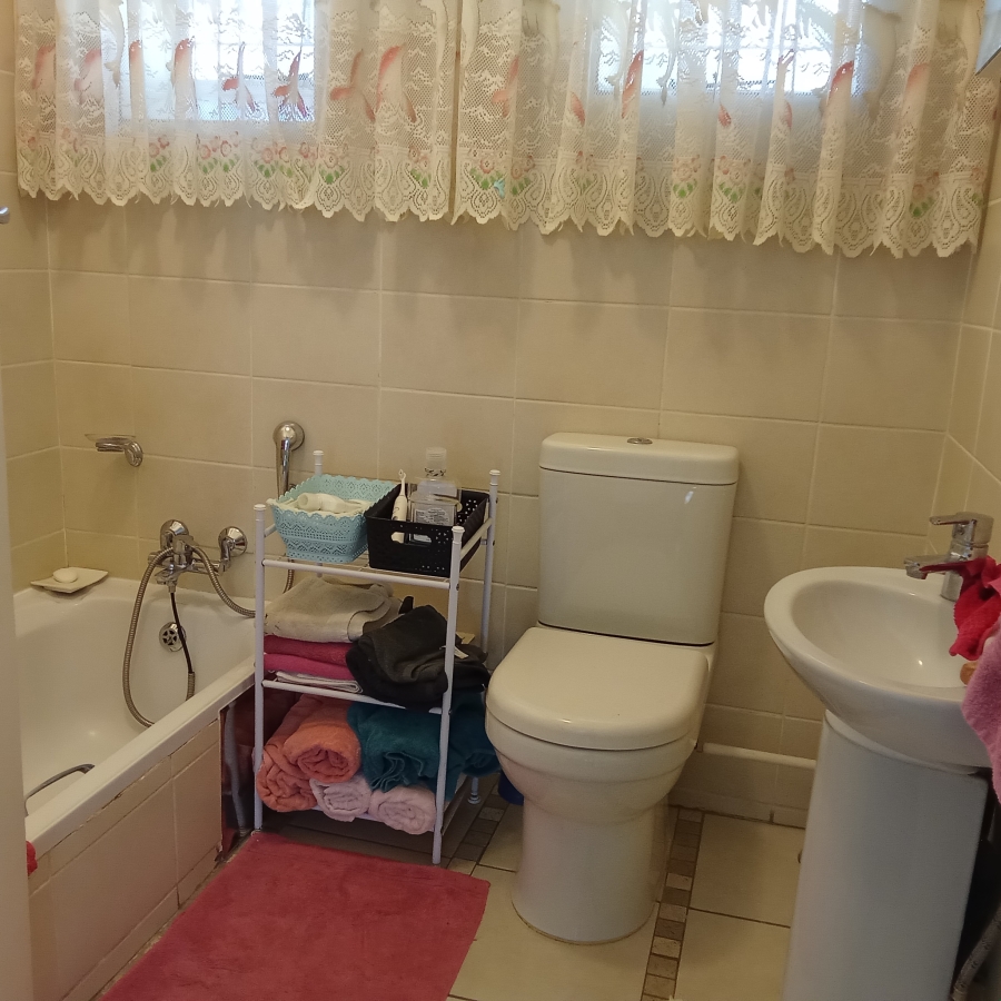 4 Bedroom Property for Sale in Florida Park Gauteng