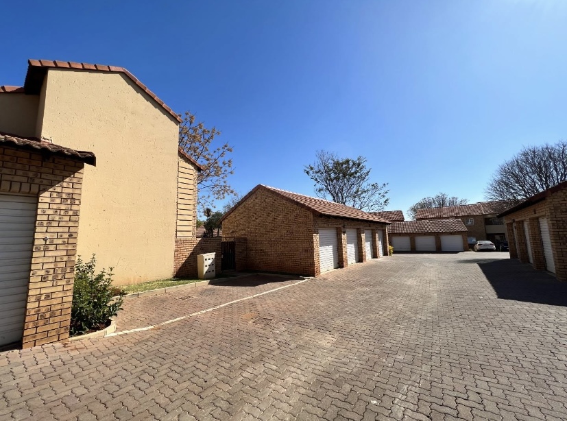 To Let 2 Bedroom Property for Rent in Boardwalk Gauteng