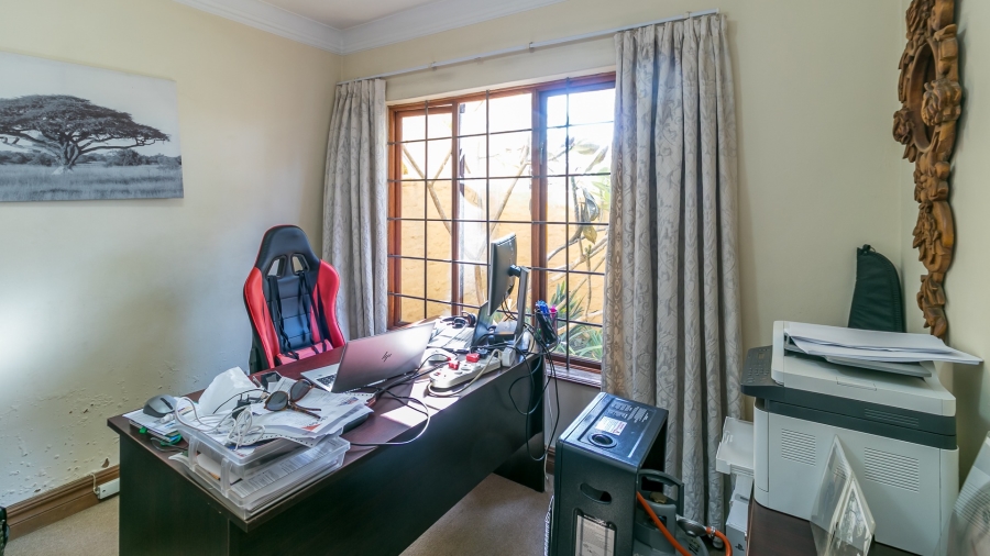 3 Bedroom Property for Sale in Amberfield Crest Estate Gauteng
