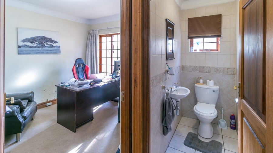 3 Bedroom Property for Sale in Amberfield Crest Estate Gauteng